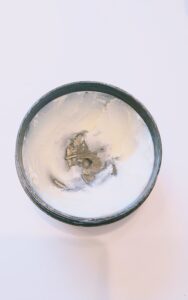 LUSHクリームの色