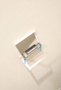 トイレットペーパーホルダーの内側