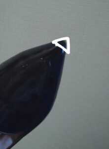 エナメルシューズの先端